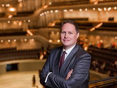  Carsten Brosda, Senator für Kultur und Medien im großen Saal der Elbphilharmonie 