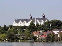  Schloss am Plöner See in der Holsteinischen Schweiz