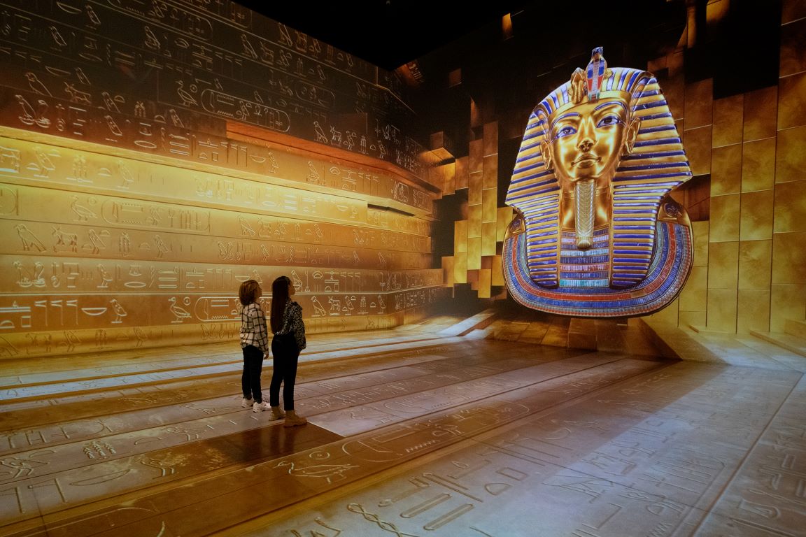 Ausschnitte der immersiven Ausstellung "Tutanchamun".
