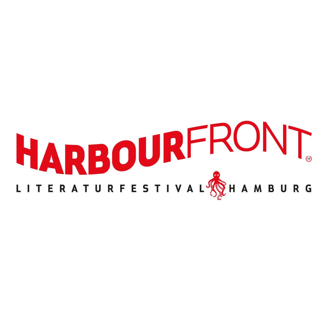 Harbour Front Logo mit roter Schrift auf weißem Hintergrund.