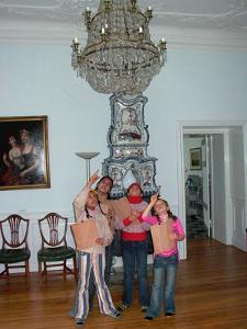 Stiftung Schloss Ahrensburg - Vier Kinder im Schloss