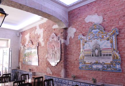 Bairro Alto- Wanddekor im Restaurant