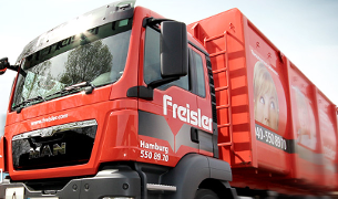 LKW mit Freisler Containerdienst GmbH & Co. KG Logoaufdruck