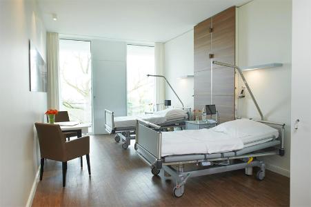 Ein Doppelzimmer im Krankenhaus Tabea