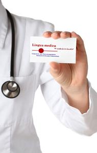 Lingua medica - Arzt mit Visitenkarte von Lingua Medica