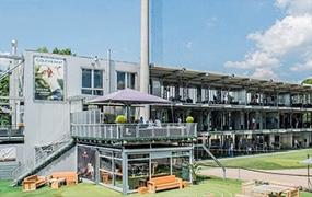 Golf Lounge Hamburg Betriebs GmbH - Abschlagplätze auf drei Ebenen