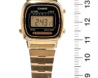 Goldfarbene Digitale Damenarmbanduhr der Marke Casio.