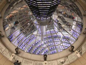Bundestag von oben, Ansicht durch die Glaskuppel