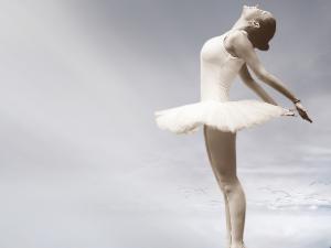 Frau beim Ballett tanzen