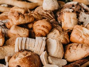 Eine Mischung von Brotsorten und Brötchenvarianten
