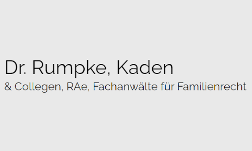 Schwarzer Schriftzug Anwaelte Dr. Rumpke, Kaden, Reuscher & Collegen, RAe, Fachanwälte für Familienrecht