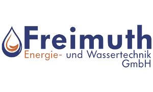 Freimuth Energie- und Wassertechnik GmbH Logo, blaue und orangefarbene Schrift auf weißem Untergrund