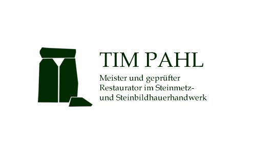 Logo der Tim Pahl Steinmetzbetrieb GmbH Grabmale & Restaurierungen, dunkelgrüne Schrift auf weißem Untergrund
