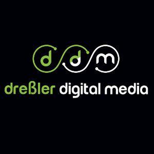 Dreßler Digital Media Logo, grüne und weiße Schrift auf schwarzem Untergrund