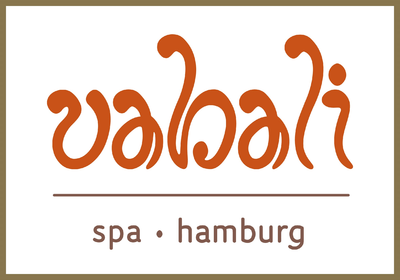 vabali spa hamburg Logo, orangefarbene und braune Schrift auf weißem Untergrund und ein brauner Rahmen