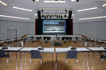 Großer Saal, ausgestattet mit Konferenztechnik