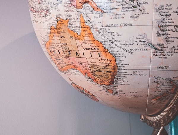 Ein Globus zeigt Australien