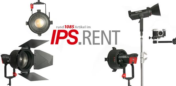 IPS Fotohandel Kleiner Kielort GmbH Logo in roter und grauer Schrift, und darum fünf Zubehörteile wie Leuchten und Kamerastativ
