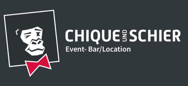 CHIQUE & SCHIER Logo, ein zwinkernder Gorilla mit einer roten Fliege, weiße Schrift auf grauem Untergrund