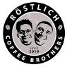 Röstlich Coffee Brothers Logo, die köpfe der Inhaber in einem kreis mit schwarzen Rahmen und zwei grauen Kaffeebohnen