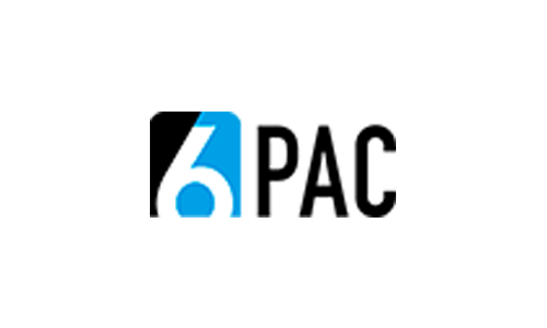 6PAC Bricks GmbH Logo, schwarze Schrift und eine weiße sechs auf schwarz-blauem Untergrund