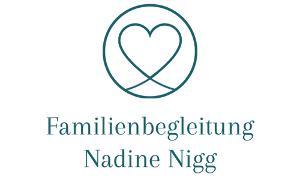 Familienbegleitung Nadine Nigg Logo, grüne Schrift, ein Herz und ein Kreis darum