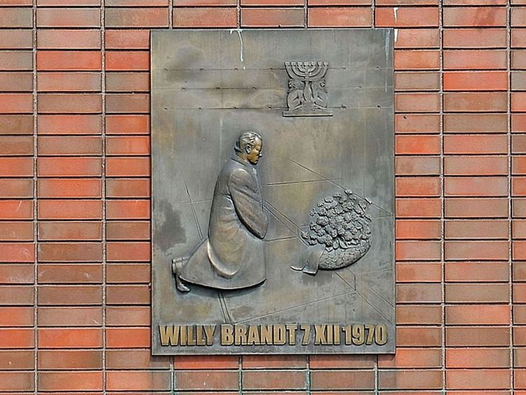  Willy Brandt Monument in Warschau