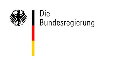  Bundesadler, Deutschlandfahne und Schriftzug "Die Bundesregierung" auspielplatz - von Markus Bärlocher in der Wikipedia auf Deutsch - Public domain
