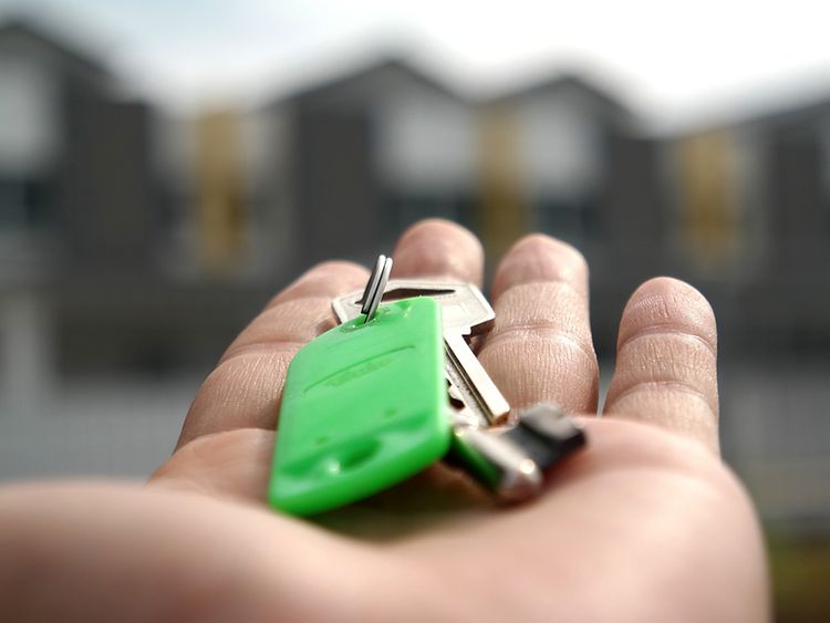  Schlüssel, Wohnungsschlüssel, Hand