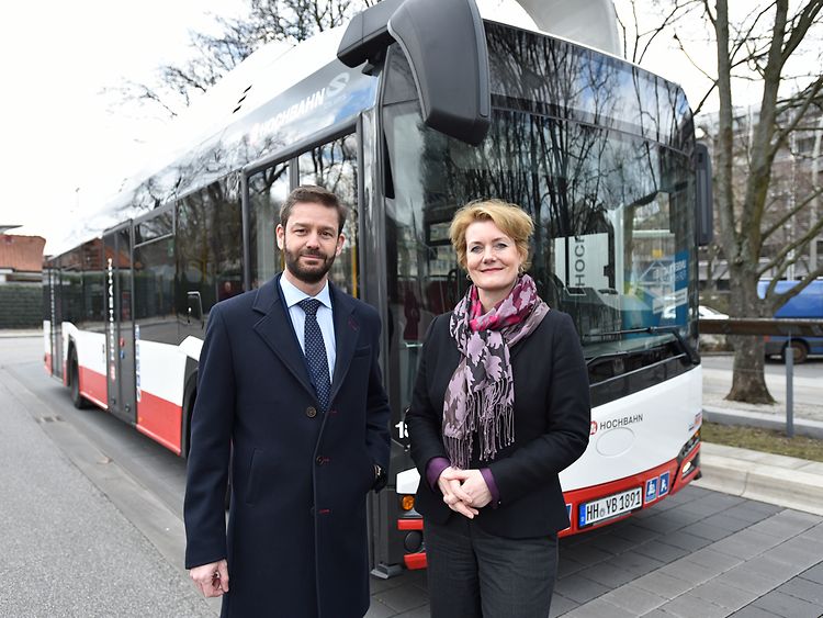  Neuer Hochbahnbus Solaris Urbino 