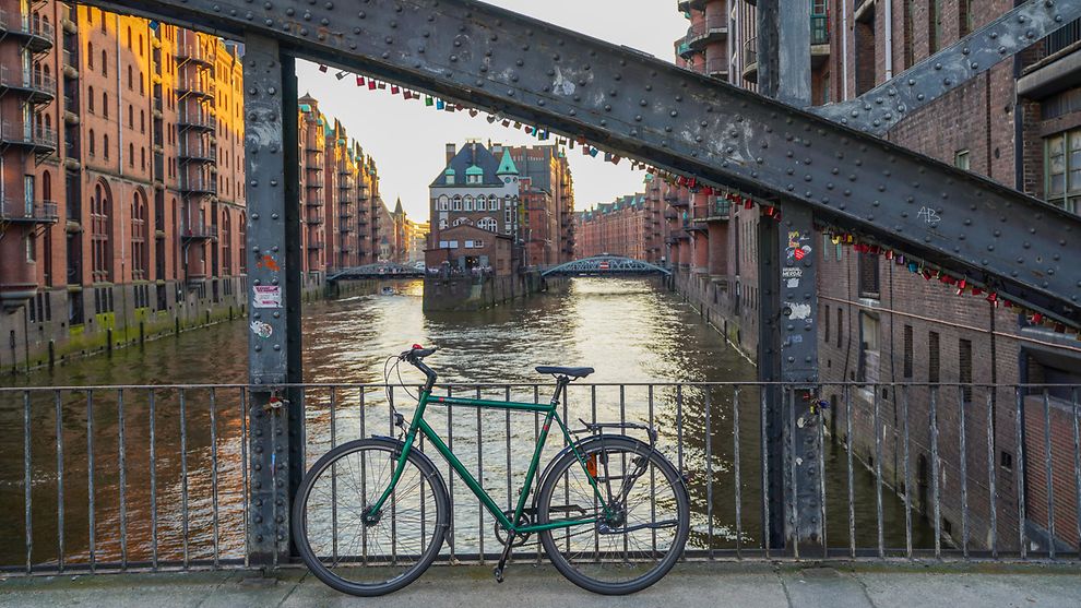 Fahrrad vor dem Fleetschlösschen in Hamburg 