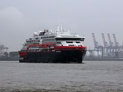  Am 11. Juli 2019 war die Roald Amundsen erstmals zu Gast in Hamburg.