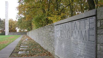  Mahnmal auf dem Außengelände der KZ-Gedenkstätte Neuengamme 