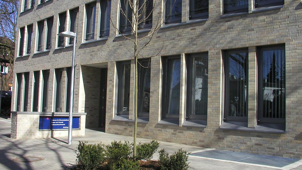 Bezirksamt Wandsbek - Zentrum für Wirtschaftsförderung, Bauen und Umwelt (WBZ) - Eingangsbereich