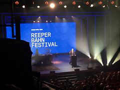  Kultursenator Dr. Carsten Brosda spricht bei der Eröffnung des Reeperbahn Festivals 2019