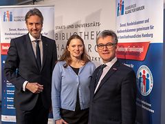  Die Partner der Hamburger Allianz für Familien: André Mücke (Handelskammer), Dr. Melanie Leonhard (Familiensenatorin), Hjalmar Stemmann (Handwerkskammer)