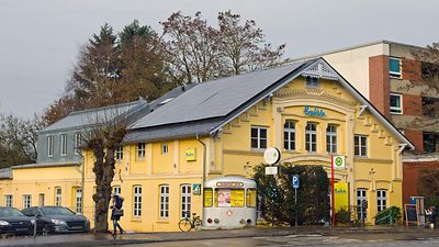  Solaranlage auf dem Dach des Bramfelder Kulturladen e.V. - Gebäudefoto