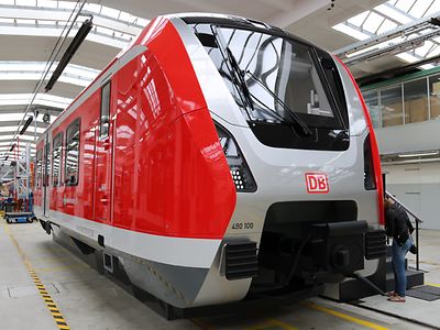  "ET 490": Teilmodell des neuen S-Bahnfahrzeuges