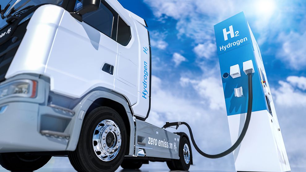 LKW an Wasserstoff-Ladesäule