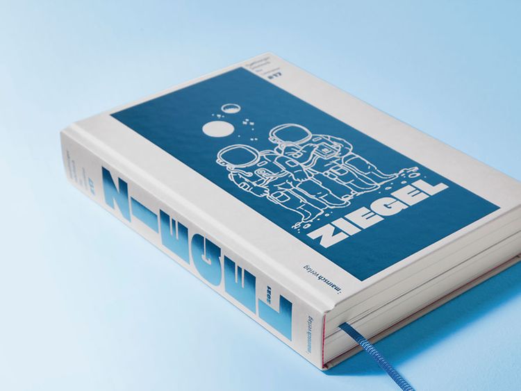 ein Buchcover auf hellblauem Hintergrund