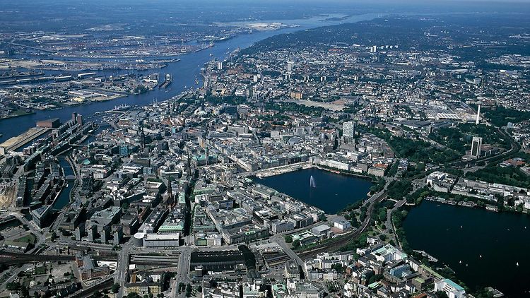  Luftbild der Stadt Hamburg