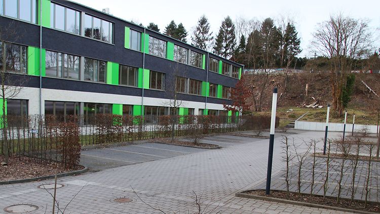  Ein Bild der Beruflichen Schule Hamburg-Harburg im Göhlbachtal.