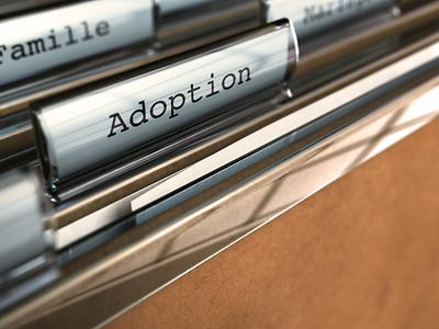  Adoption Biografie