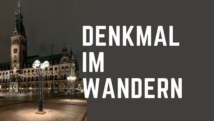 Zu sehen ist das Hamburger Rathaus bei Nacht und die Beleuchtung des Rathausplatzes 