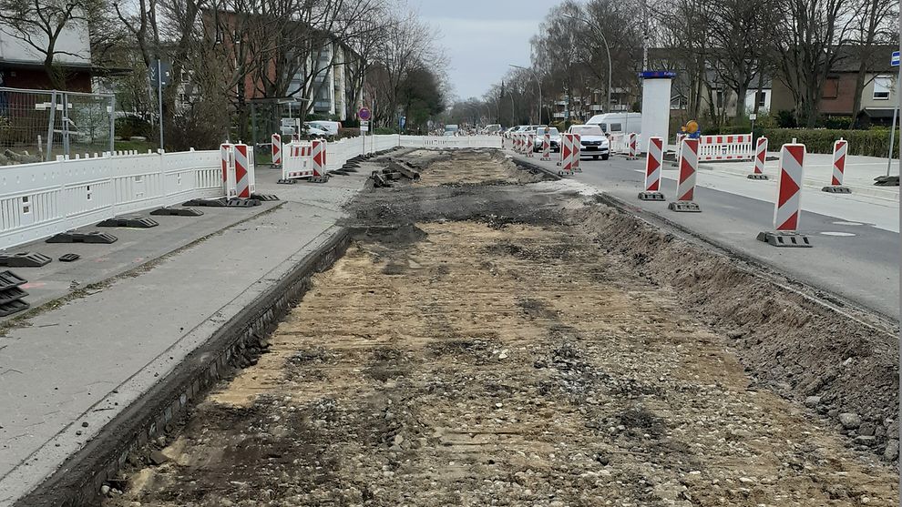  Haldesdorfer Straße - Aufgrabung der Fahrbahn