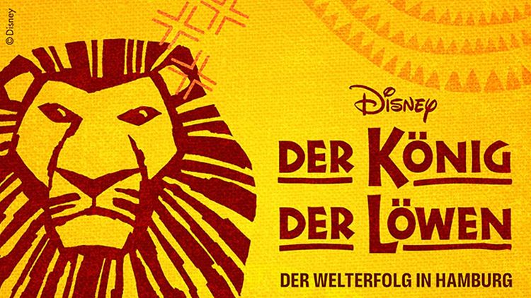  Das König der Löwen Logo und Schrift in rostrot auf gelbem Hintergrund.