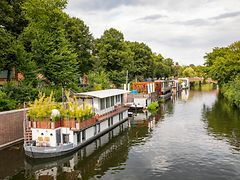  Hausboote auf dem Kanal
