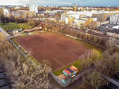  Eine Luftaufnahme eines Fußballplatzes.