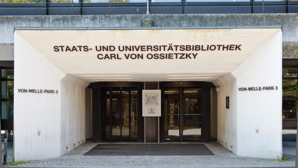 Eingang zur Staats- und Universitätsbibliothek Hamburg am Von-Melle-Park