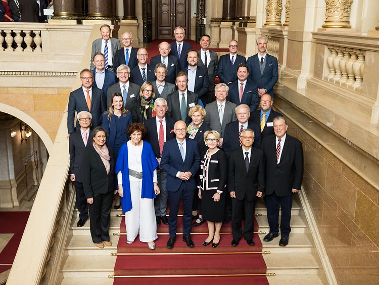  Die Hamburg Ambassadors im Rathaus